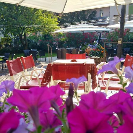 Hotel Parini 벨레지아아지마리나 외부 사진
