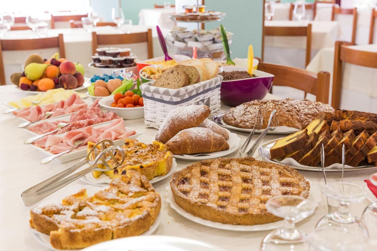 Hotel Parini 벨레지아아지마리나 외부 사진