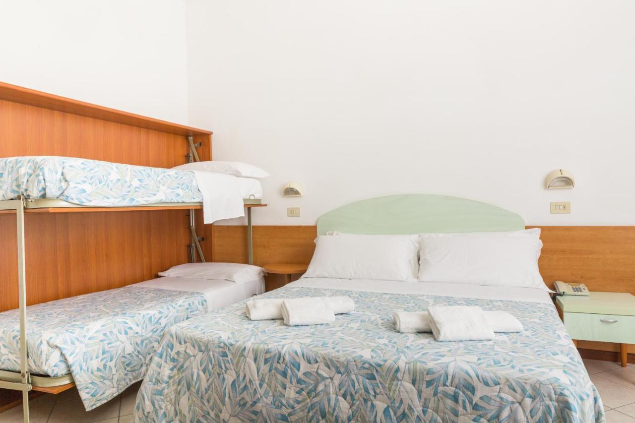 Hotel Parini 벨레지아아지마리나 외부 사진