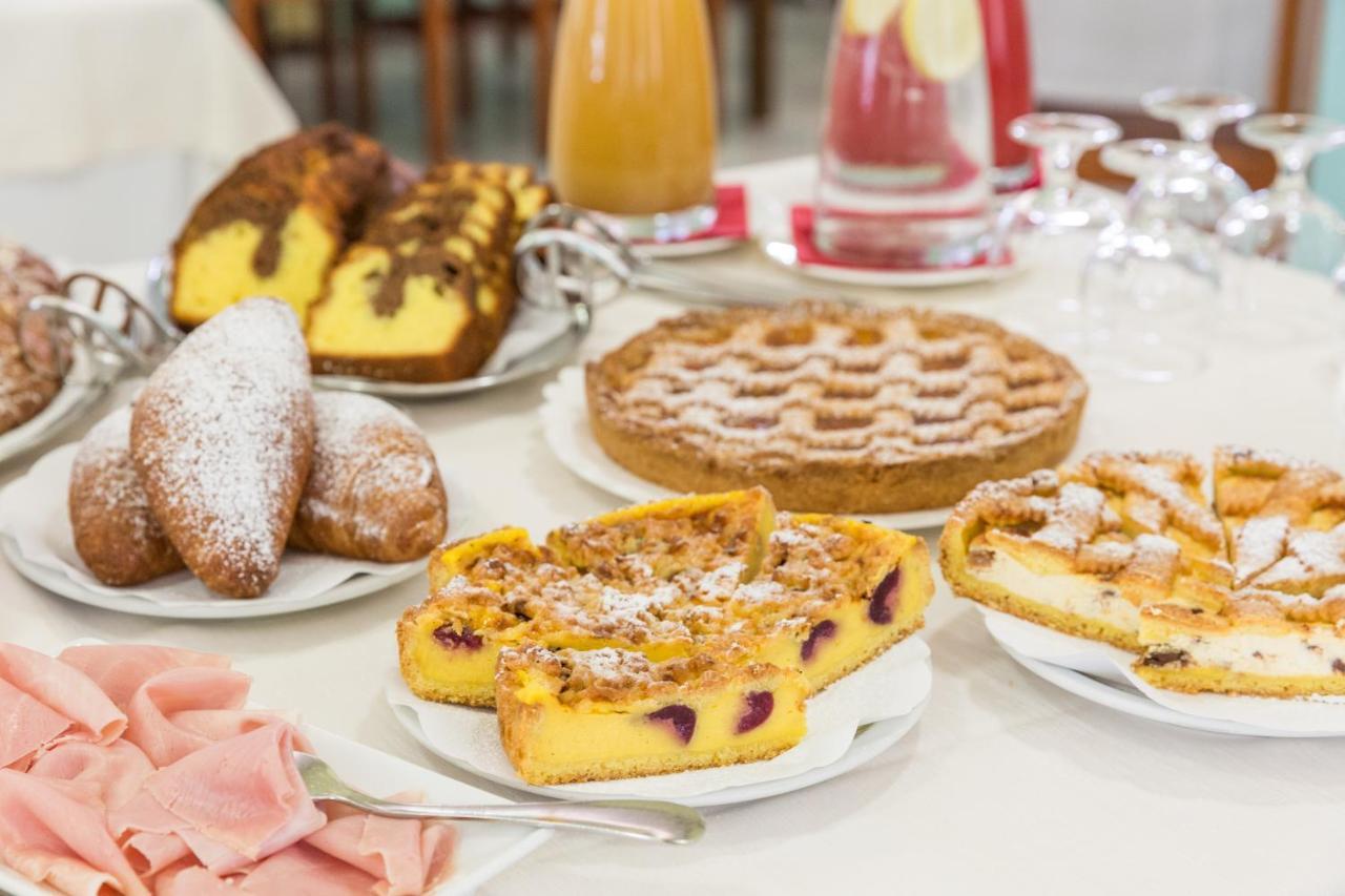 Hotel Parini 벨레지아아지마리나 외부 사진
