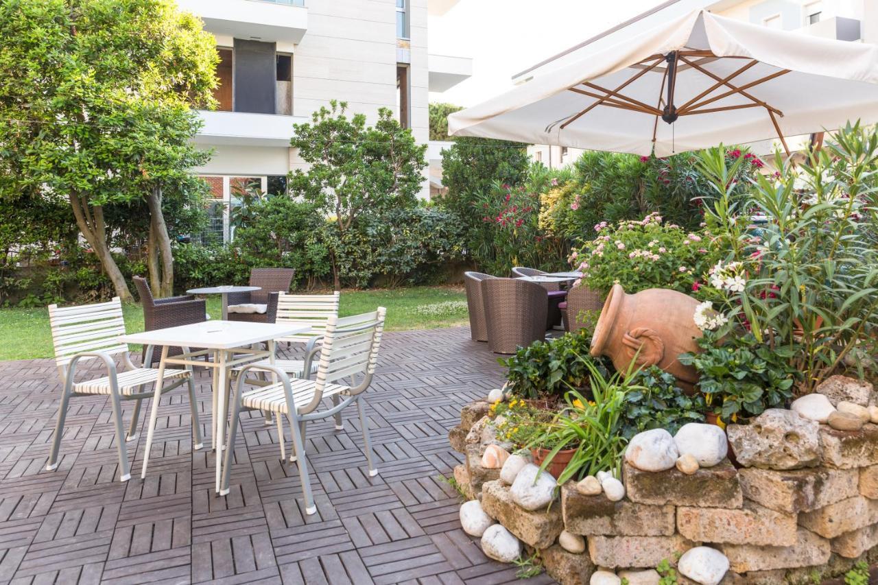Hotel Parini 벨레지아아지마리나 외부 사진