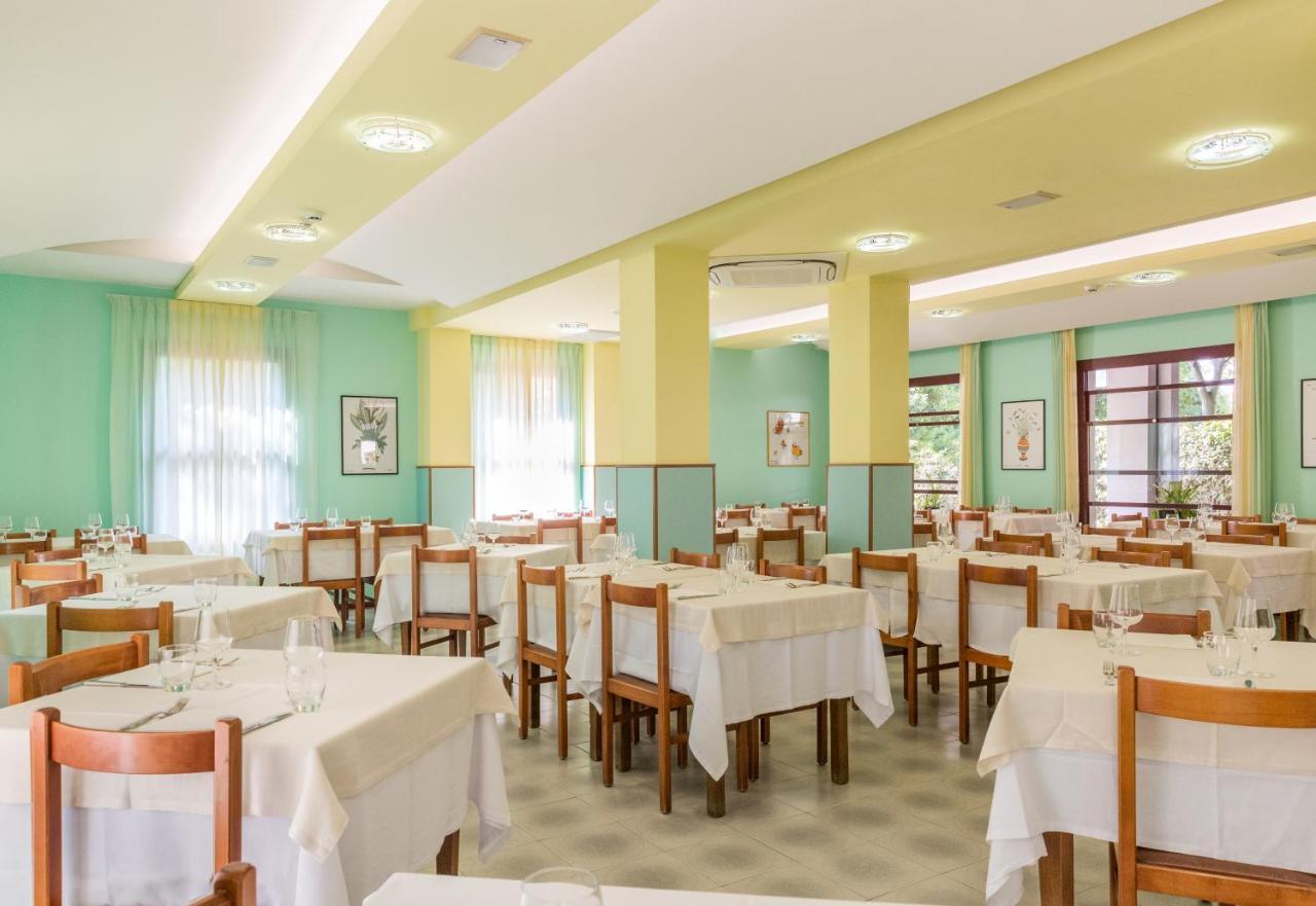 Hotel Parini 벨레지아아지마리나 외부 사진