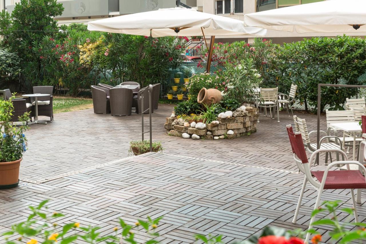 Hotel Parini 벨레지아아지마리나 외부 사진